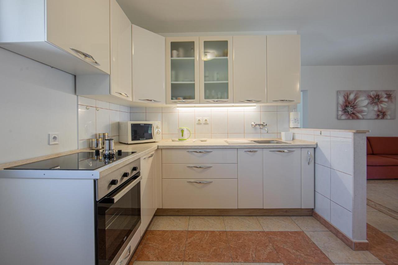Apartmani Mares Razanj Exterior photo